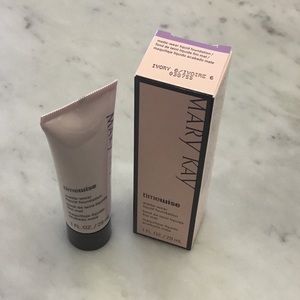 Mary Kay matte-wear liquid foundation, Ivory 6